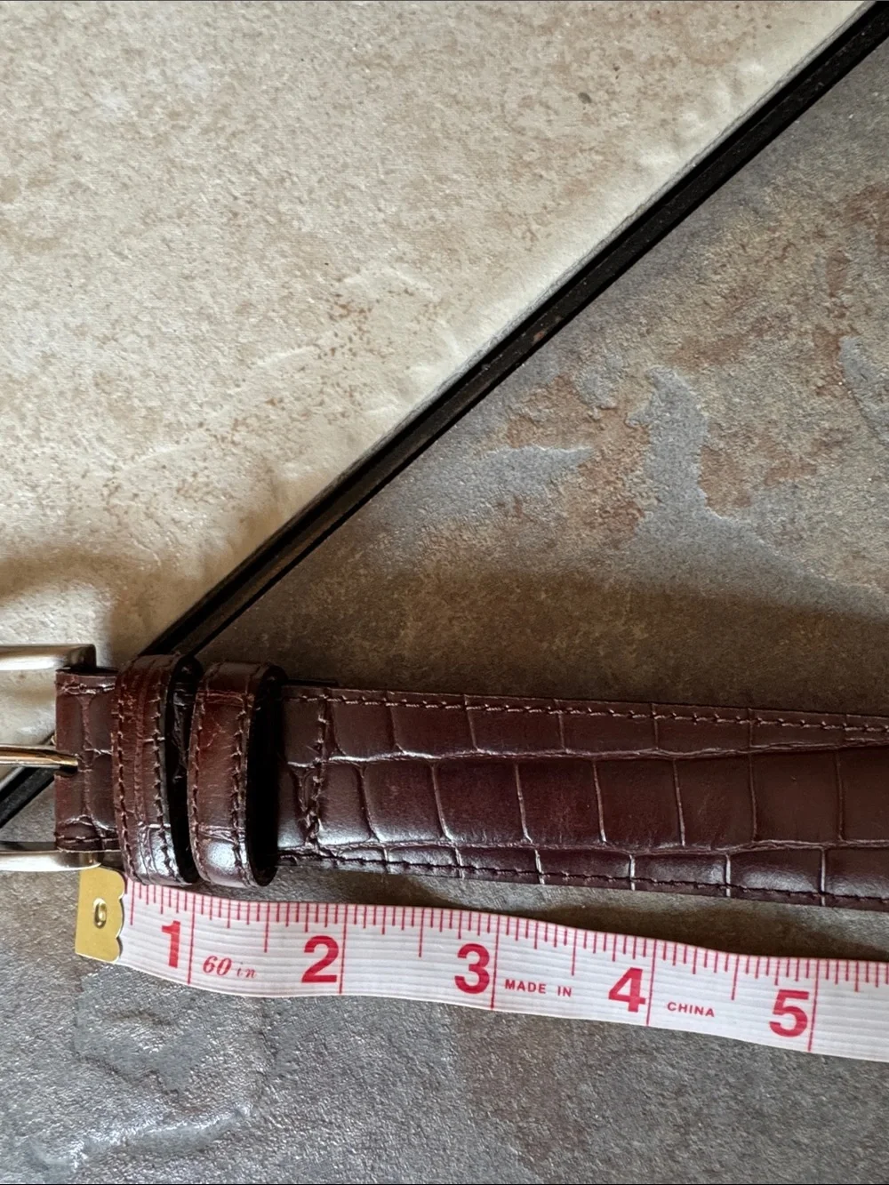 Men's Dark Brown,Croc embossed belt w/ Silver Buckle. Made w/75% bonded leather